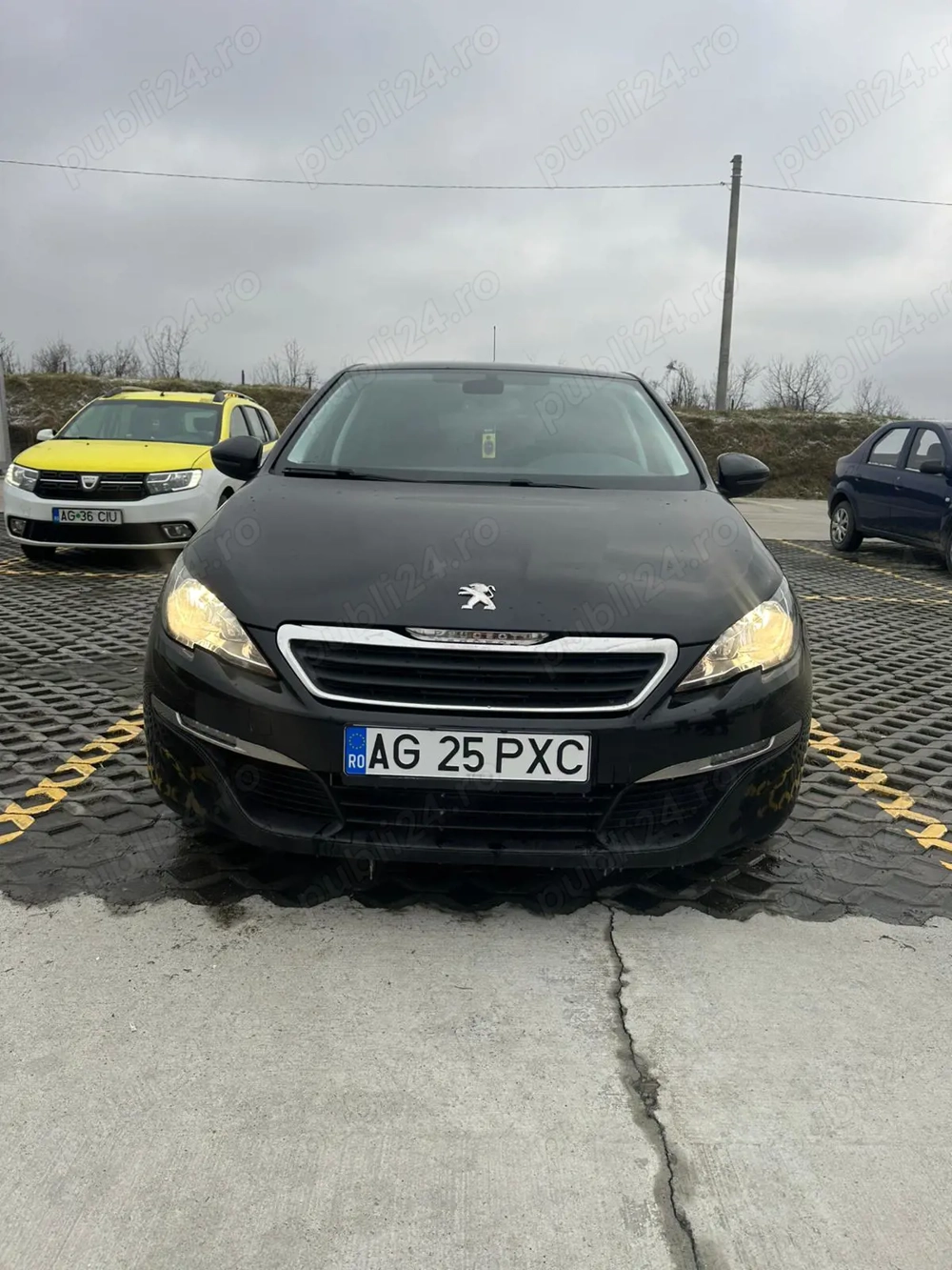 Vănd autoturism marca PEUGEOT 308, an 2016, Euro 6, înmatriculat, 1.2 benzinza, 185000 km