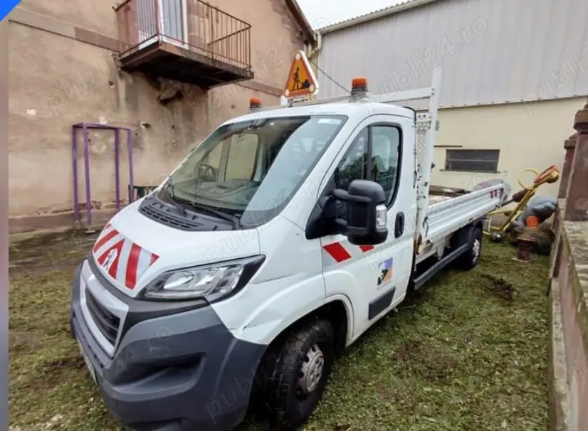 Vând Peugeot boxer basculant anul 2016