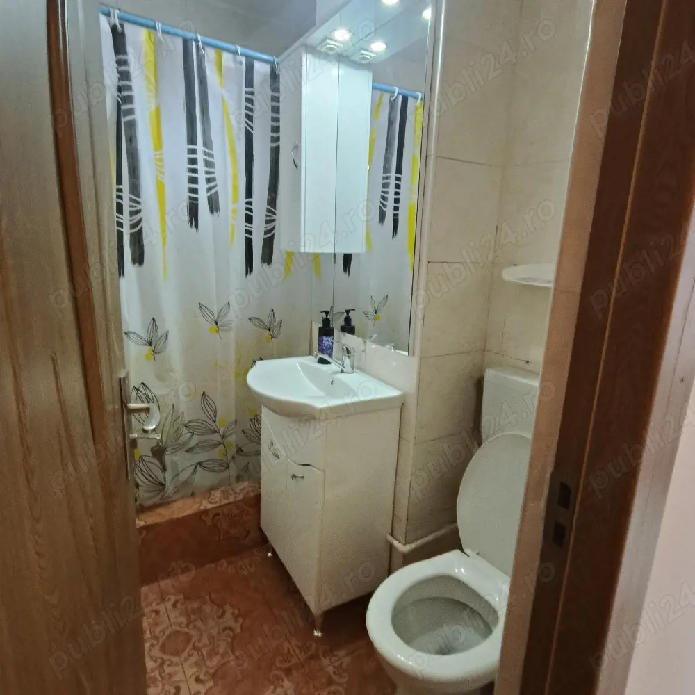Închiriez apartament 
