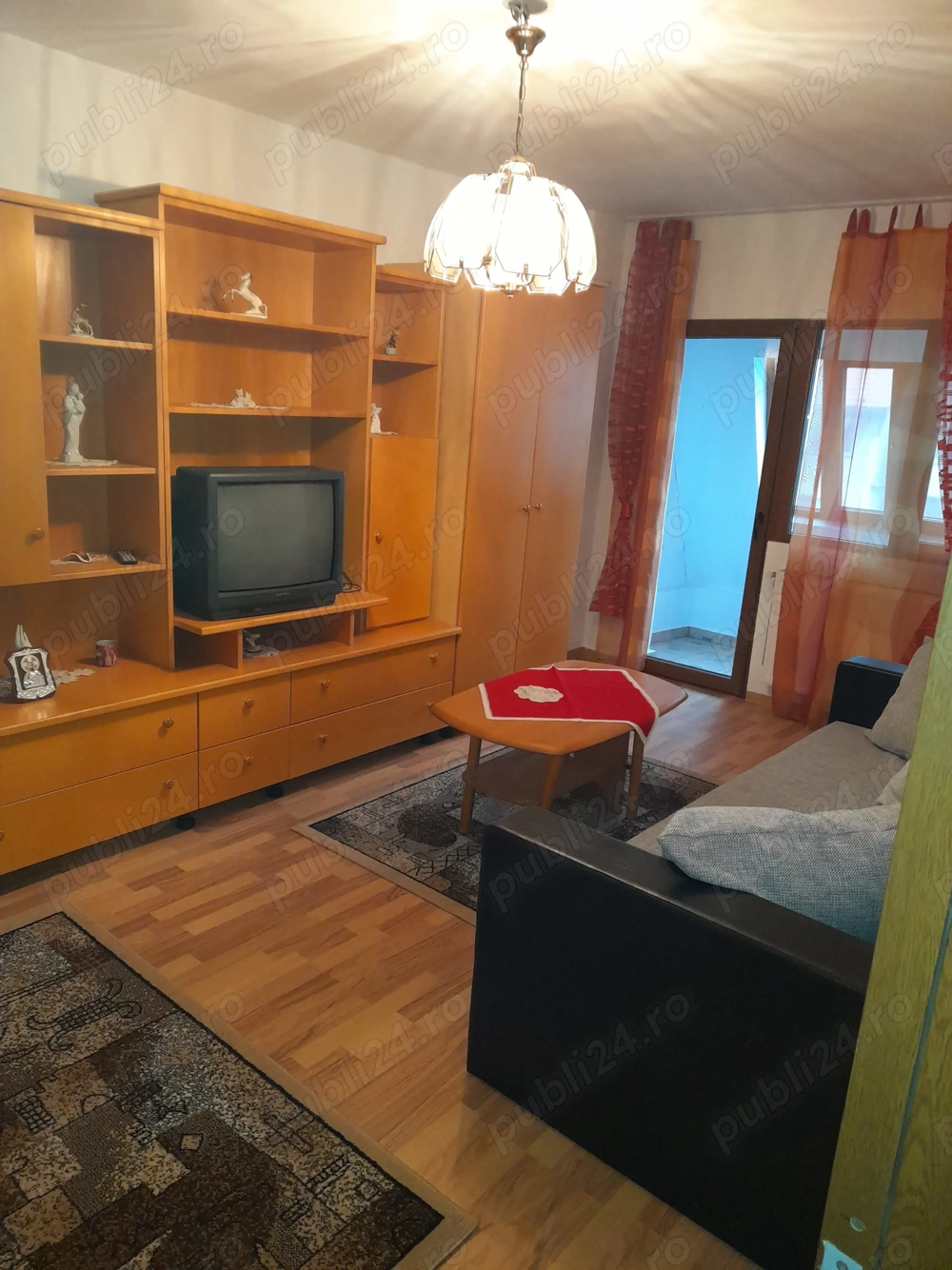 Apartament 3 camere decomandat de vânzare   Cartier Pipirig, Caransebeș