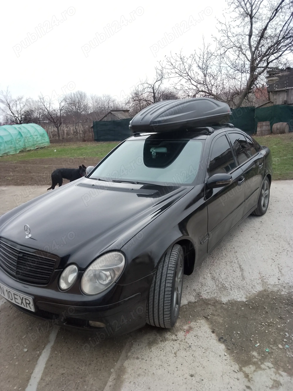  Vând Mercedes 211 din 2004,full opțional la 3200 euro.