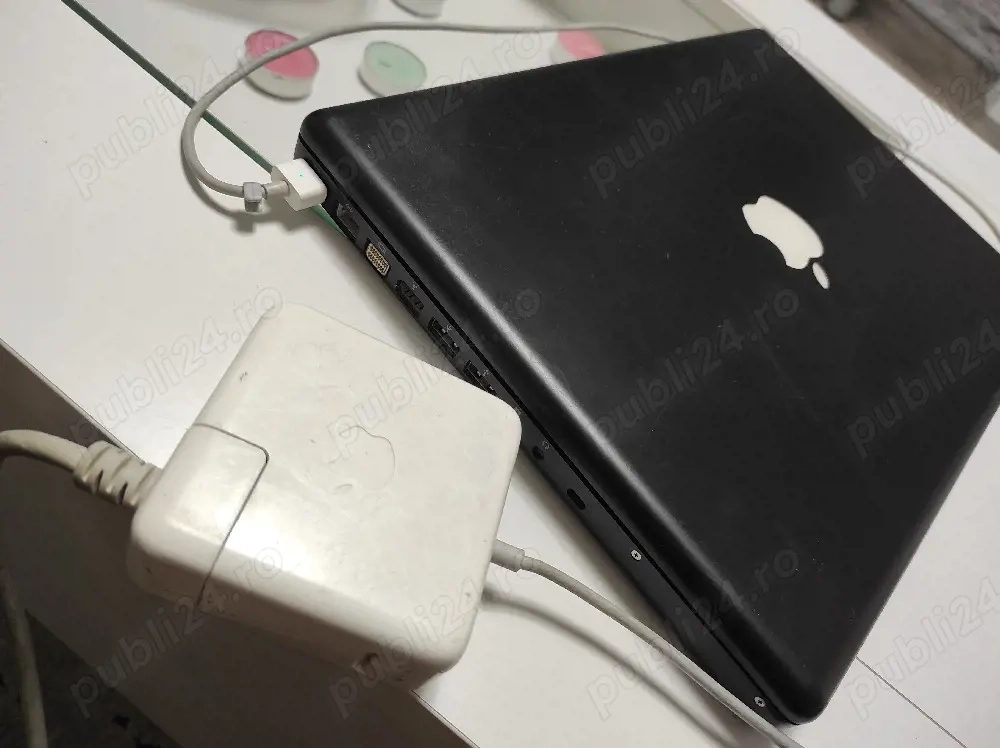 Vand Apple MacBook de colectie