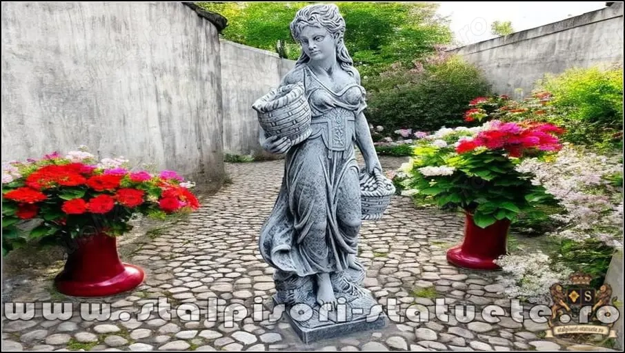 Statuetă fata cu coșulețe, gri patinat, model S23.