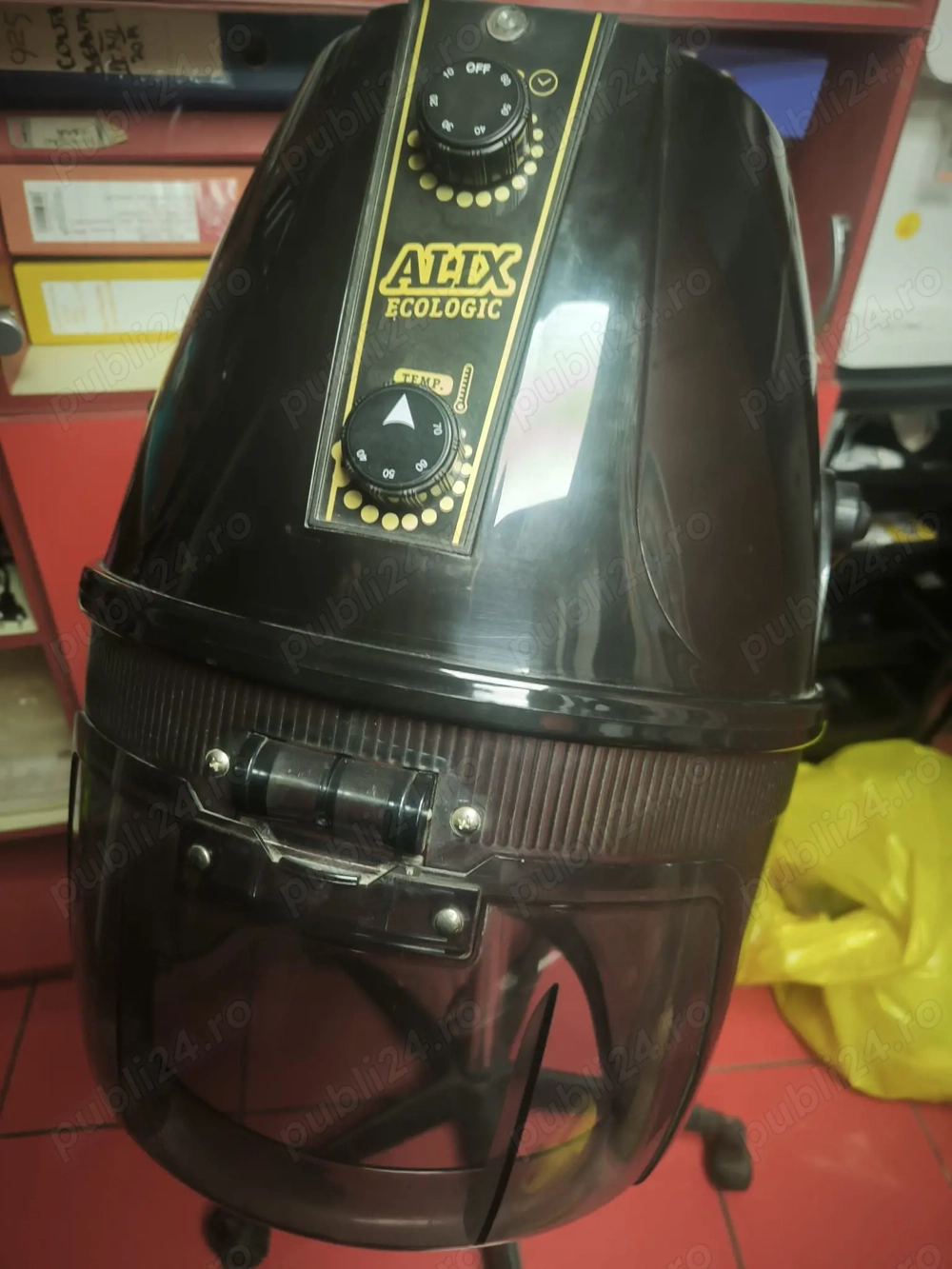 Vând cască de coafor utilizată dar perfect funcțională