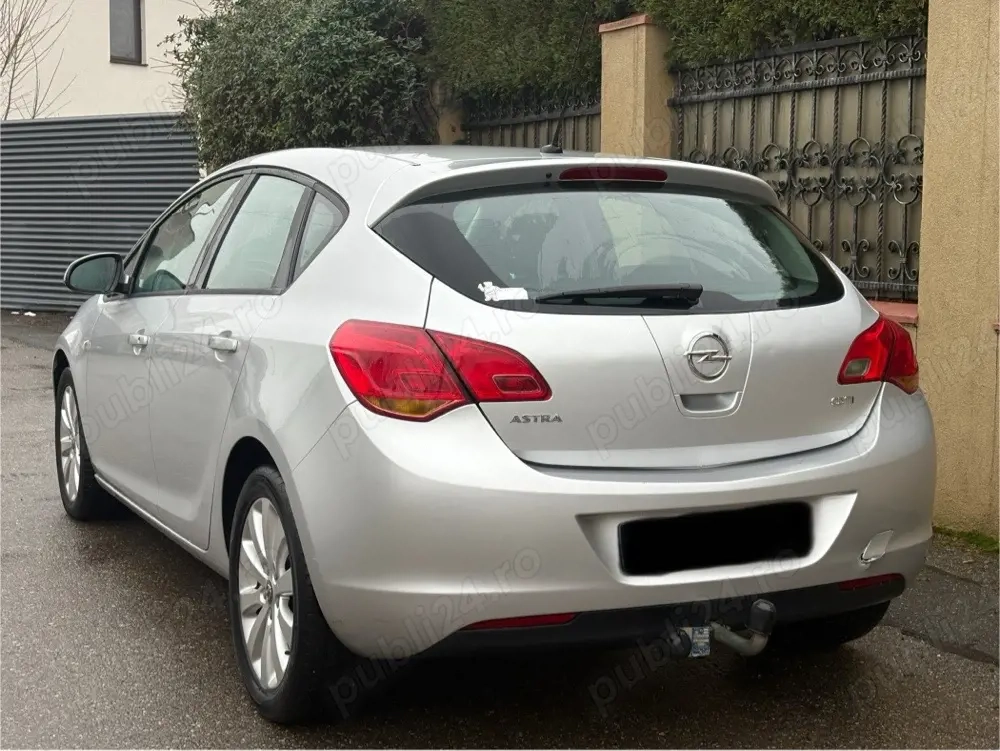 Vand Opel Astra J 1.7 2010