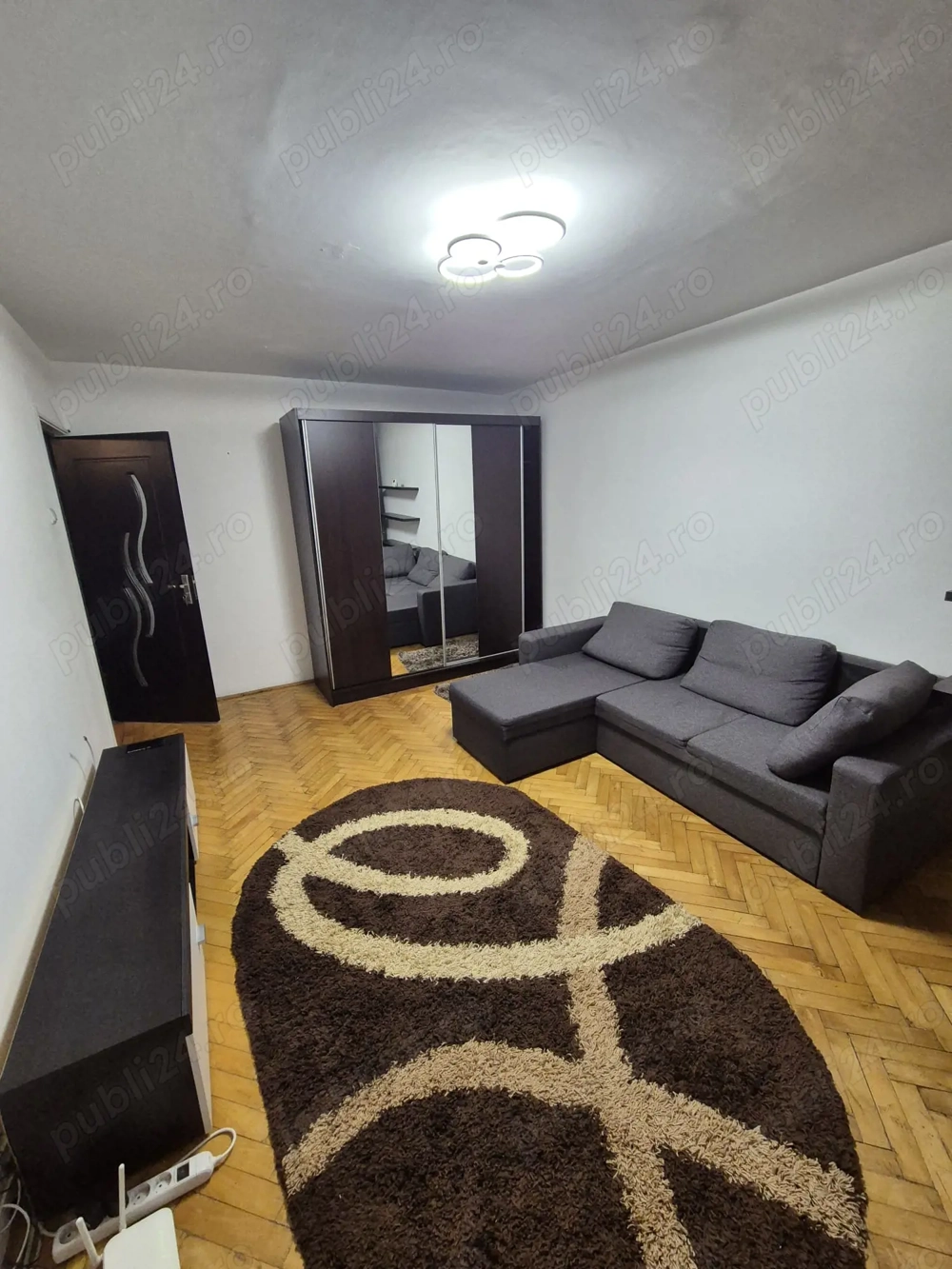 Apartament de inchiriat in Rovine, Etaj 1