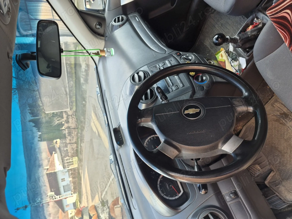 Vând chevrolet aveo an 2011