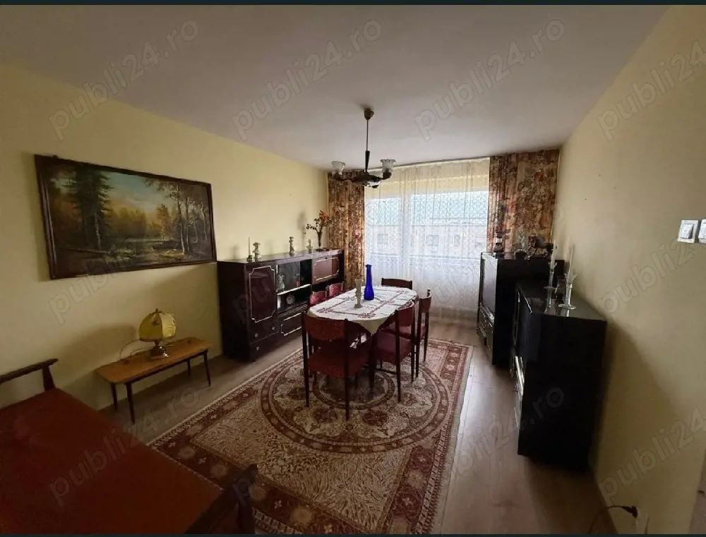 De vanzare apartament 3 camere