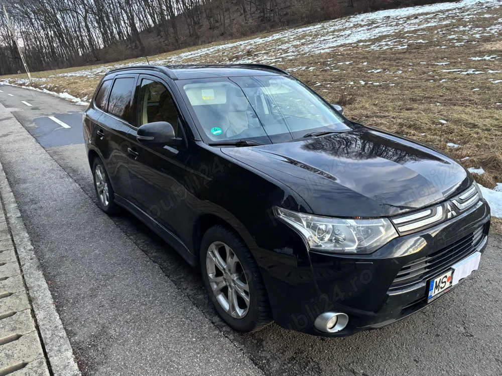 Mitsubishi Outlander 2013 4WD, automat, diesel, 7 locuri