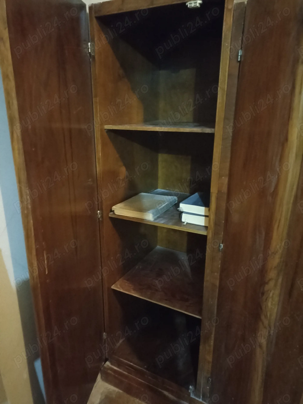 De vânzare dulap și pat lemn masiv