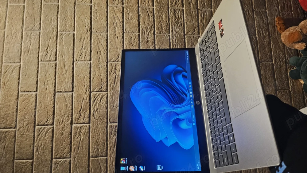 Laptop HP Ryzen 5 7520U | 16GB RAM | Ca nou | Pachet complet HP