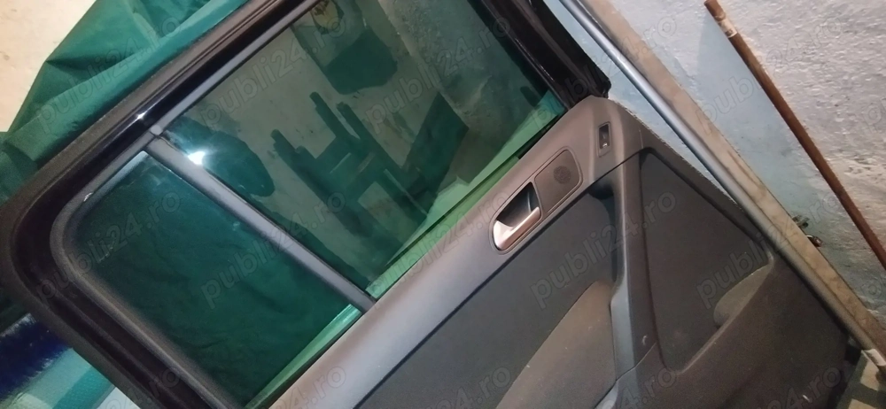 Vând ușa Tiguan 2010