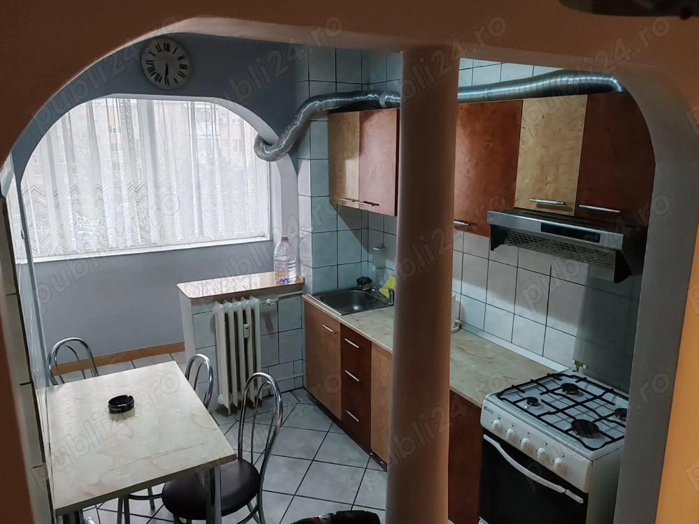 Închiriez apartament 