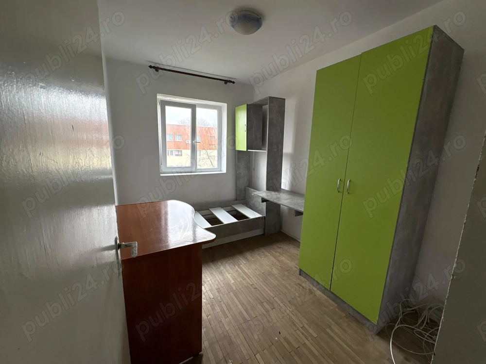 Oravita, Apt. 3 Cam. ETAJ 4. Proprietar