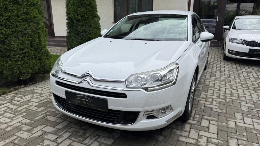 Citro n C5 Exclusive fabricat în 2015, motorizare 1.6 THP benzină, cutie automată cu 6 trepte.