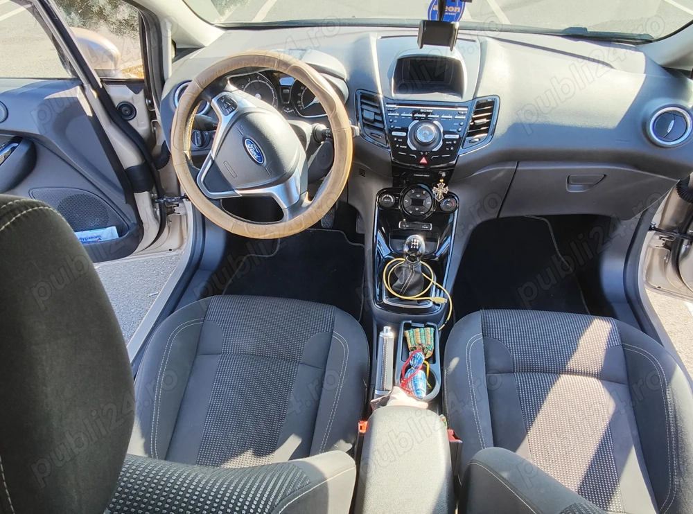 Vând Ford Fiesta 2016 stare excelenta, proprietar