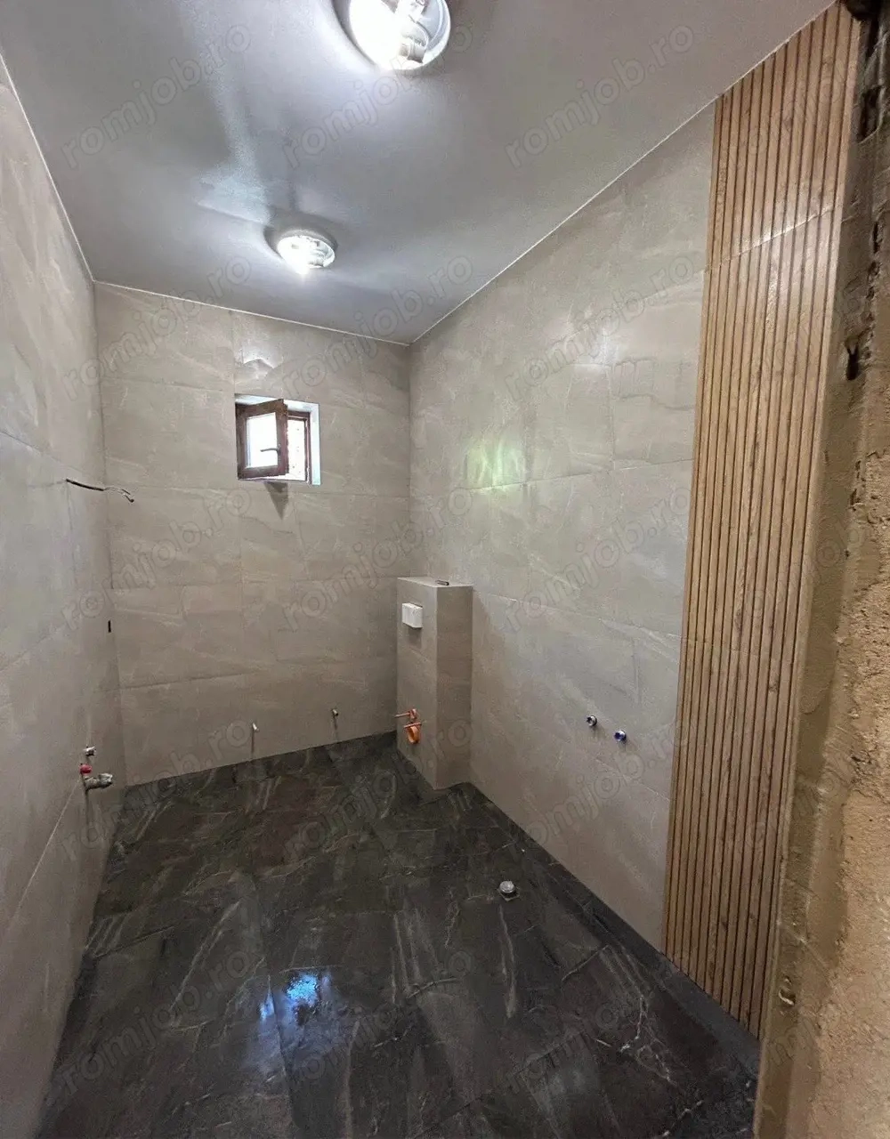 Execut finisaje interioare si exterioare .