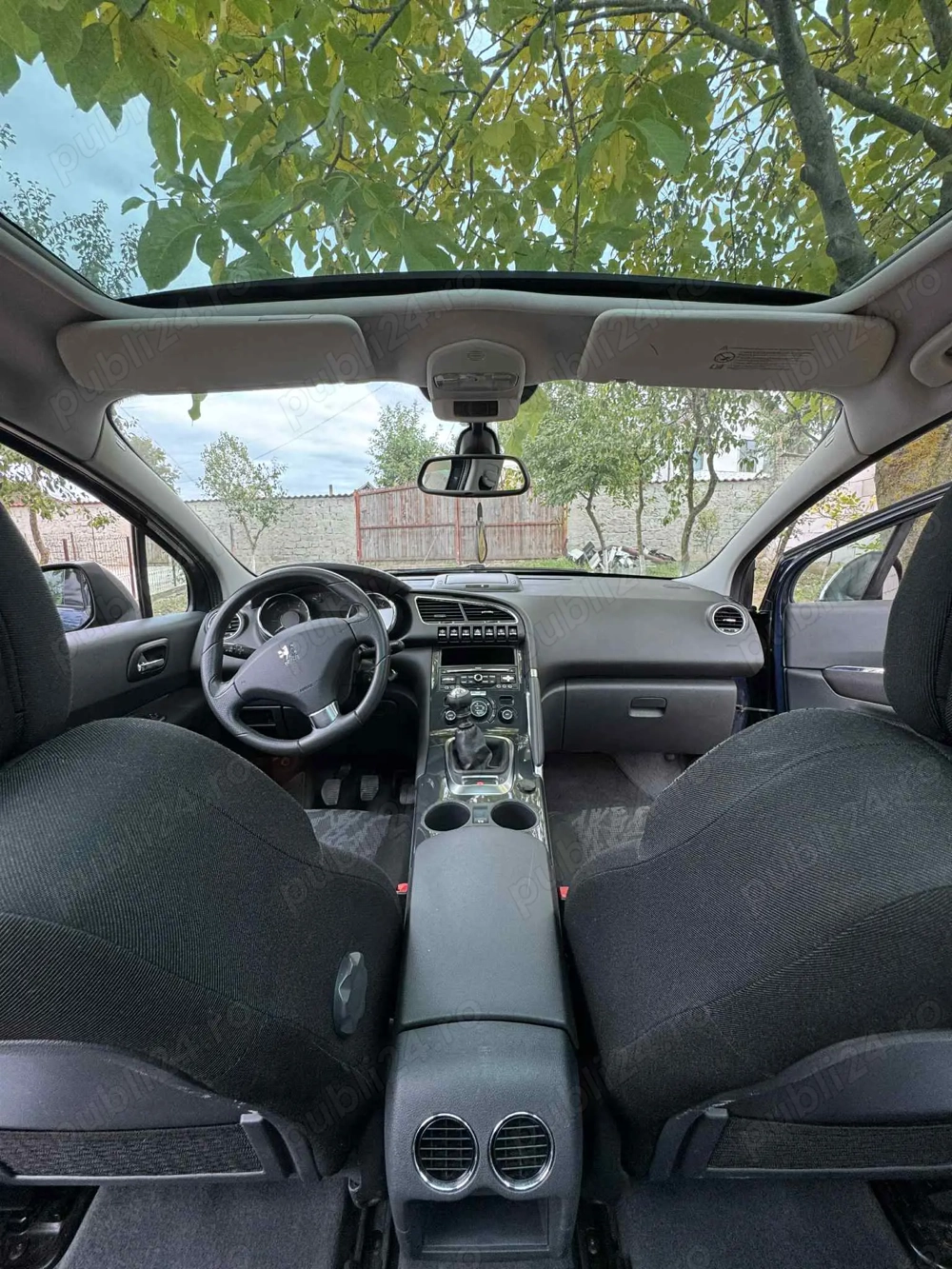 Vând  sau schimb peuget3008 1.6 benzina 