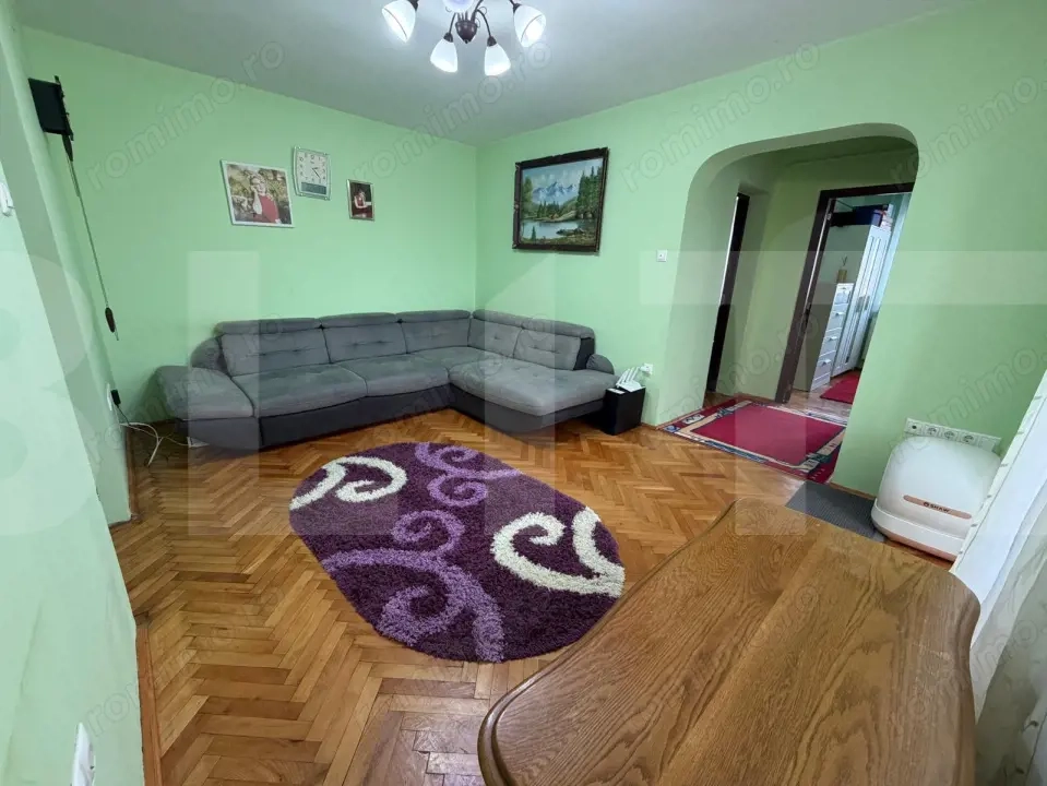 Apartament 4 camere, 60 mp util, zona Aurel Vlaicu