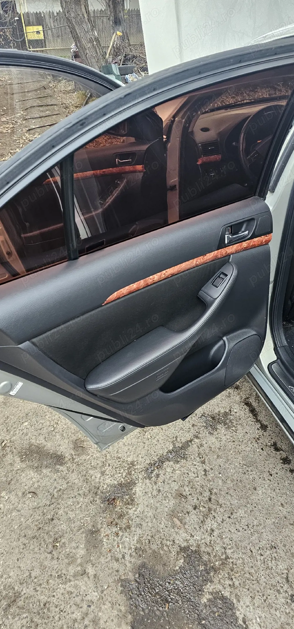 Interior piele toyota avensis 2008
