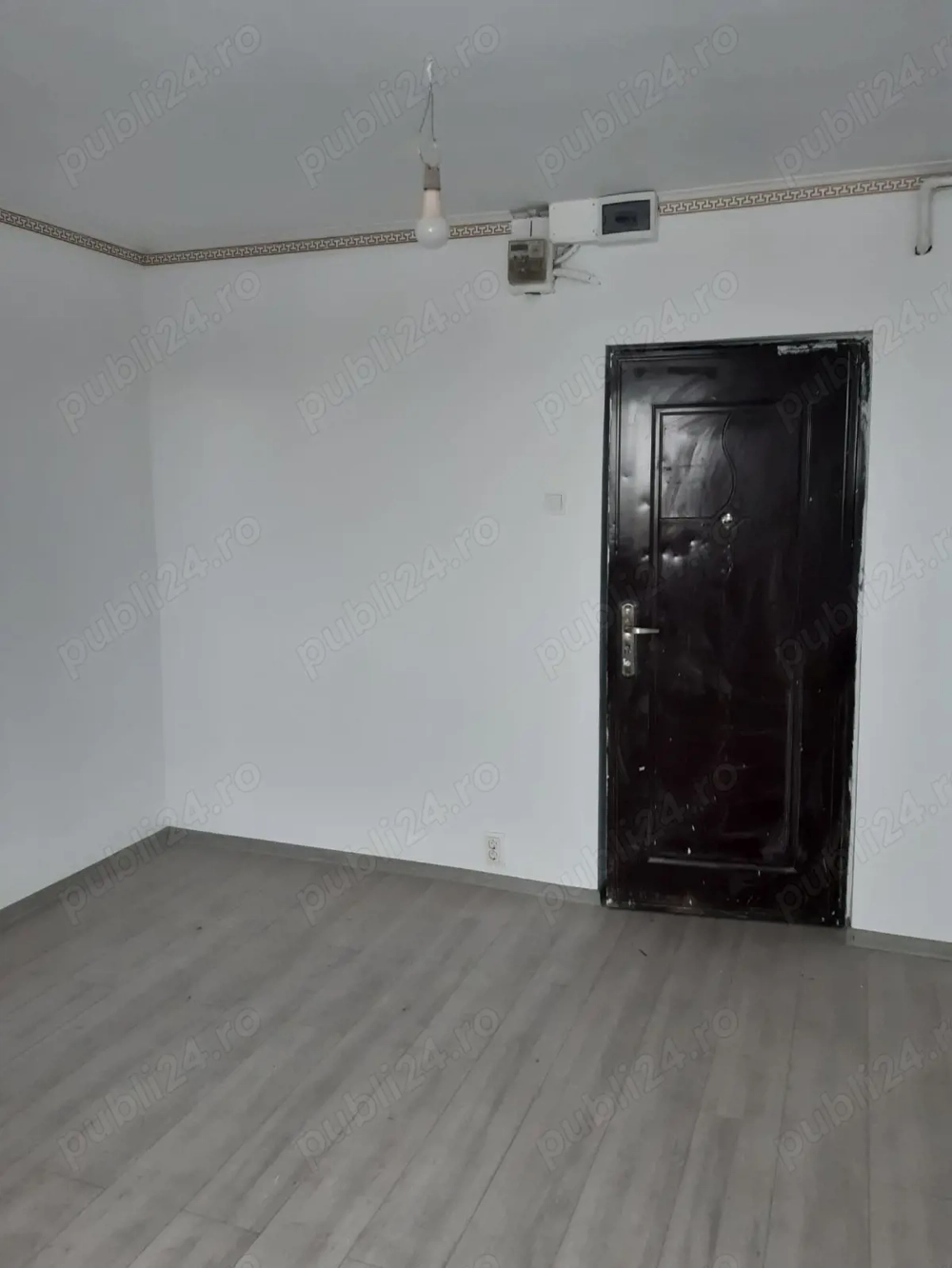 Vand garsoniera str.Tunsu Petre nr 9A, BL.39, igienizata