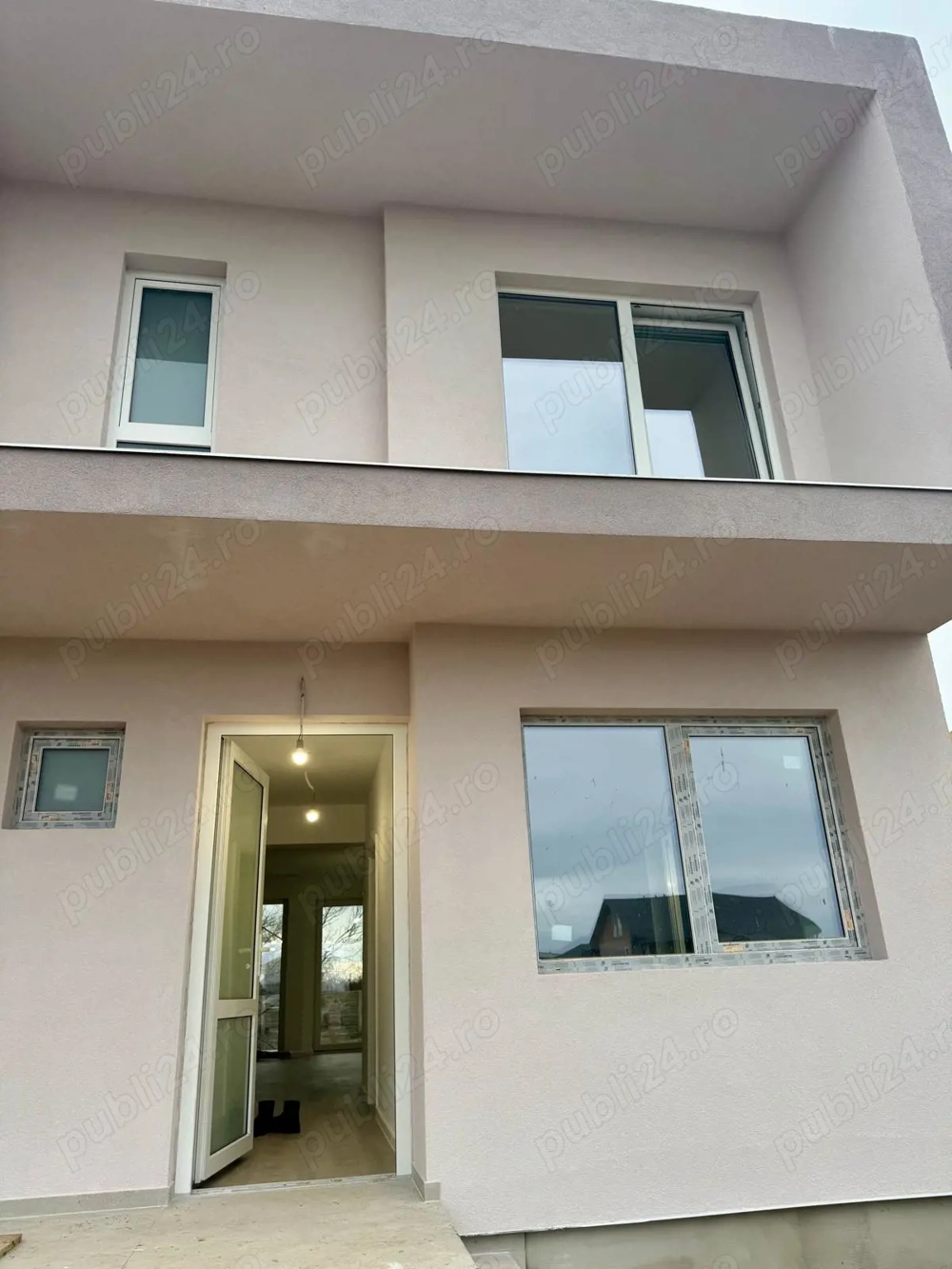 De vanzare, jumătate de duplex proiect modern, constructie noua 2026 în Remetea Mare, P+M, pe firma