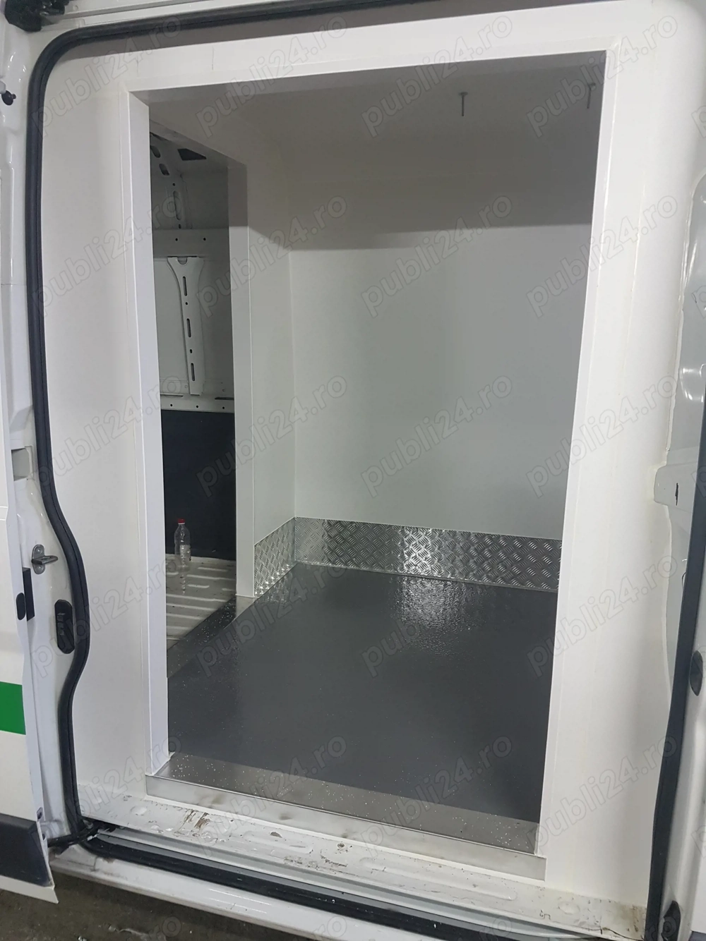 Angajam personal pt dube frigorifice