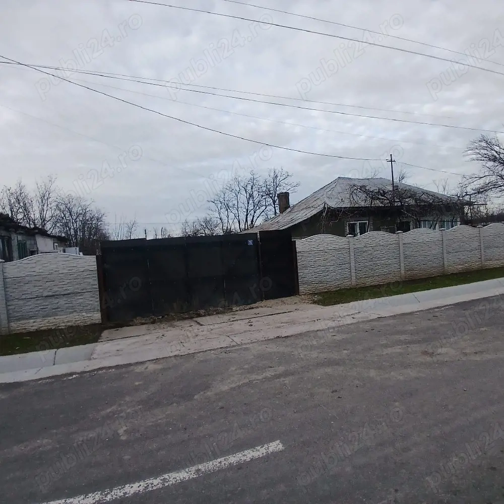 vând casă la țară 