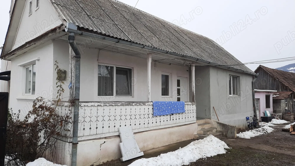 Casa de vanzare plus teren arabil