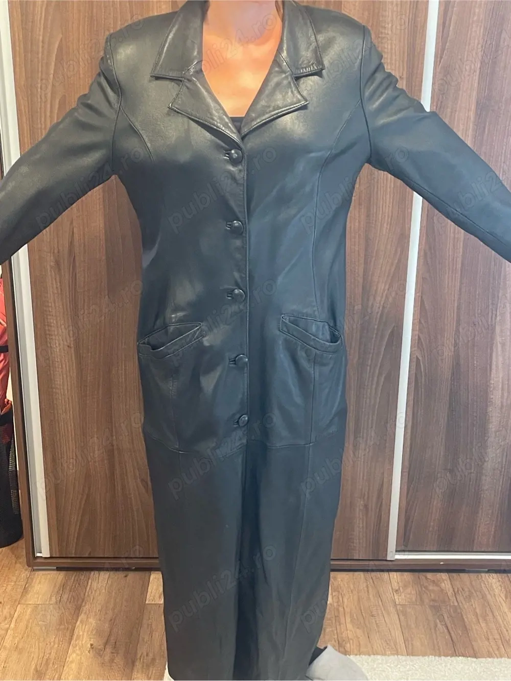 Haina lunga, piele naturală.