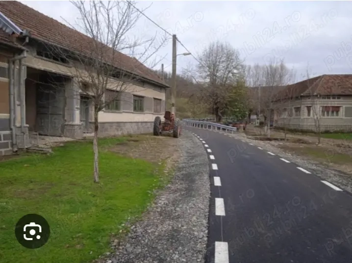 Casă de vanzare în Tincova 2 kilometri până la Comună, drum European E70 stații de autobuz Gară Etc 