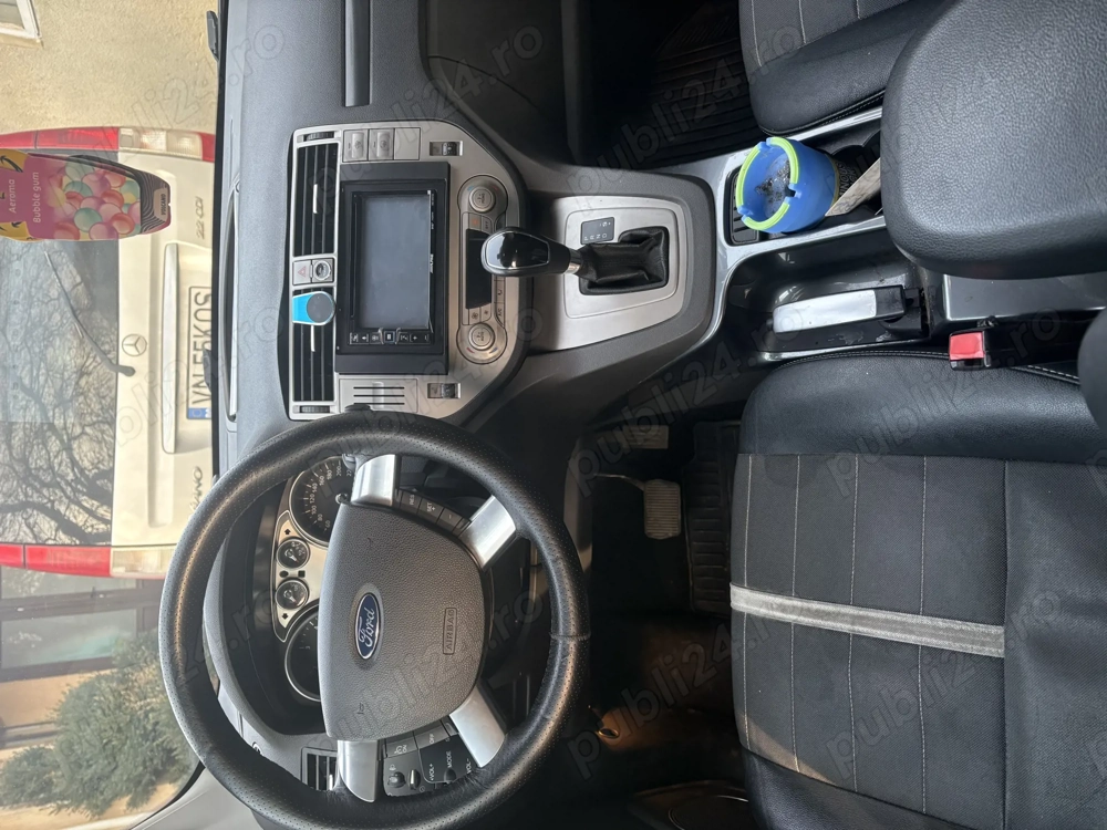  Vând Ford kuga mașina întreținută 