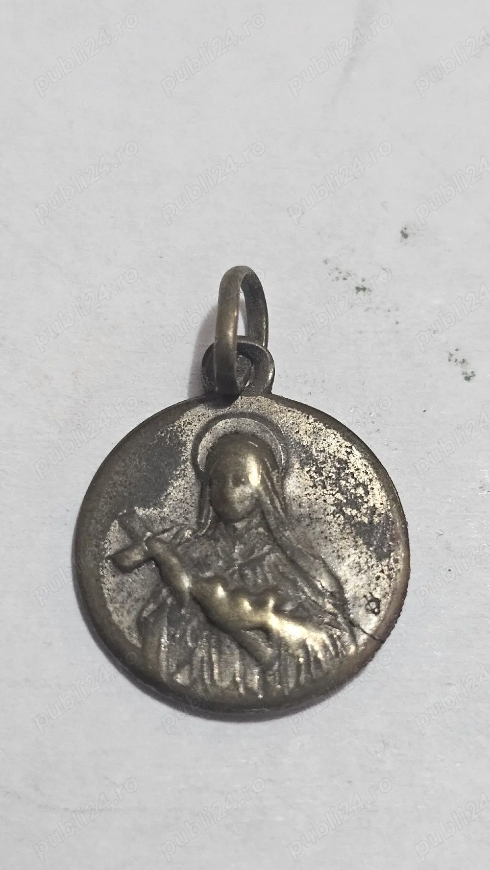 Medalion religios vechi din argint   piesă de epocă