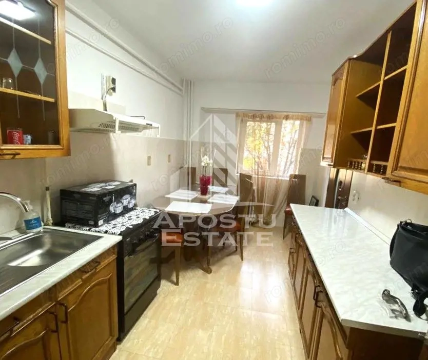 Apartartament, cu 2 camere, de inchiriat, in zona Intim, Arad.