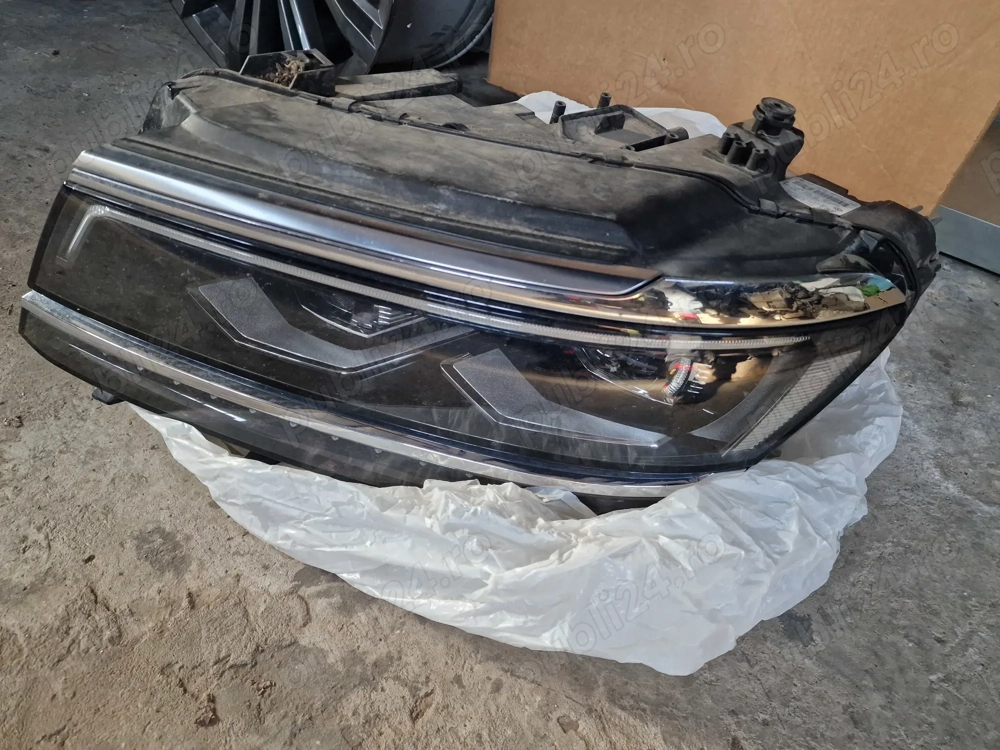  Far stanga VW Tiguan stare foarte buna cod 5NB941081A - Full LED