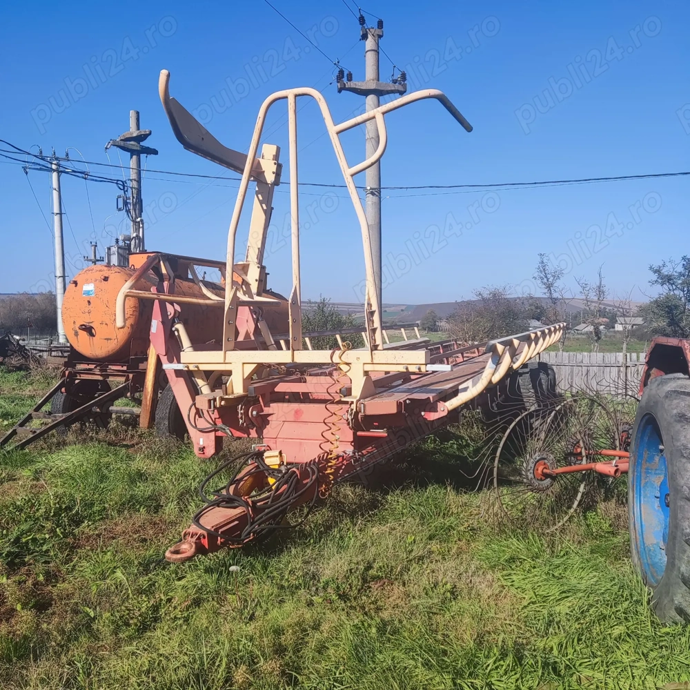 Remorcă cu auto-încărcare pentru baloti PT-24