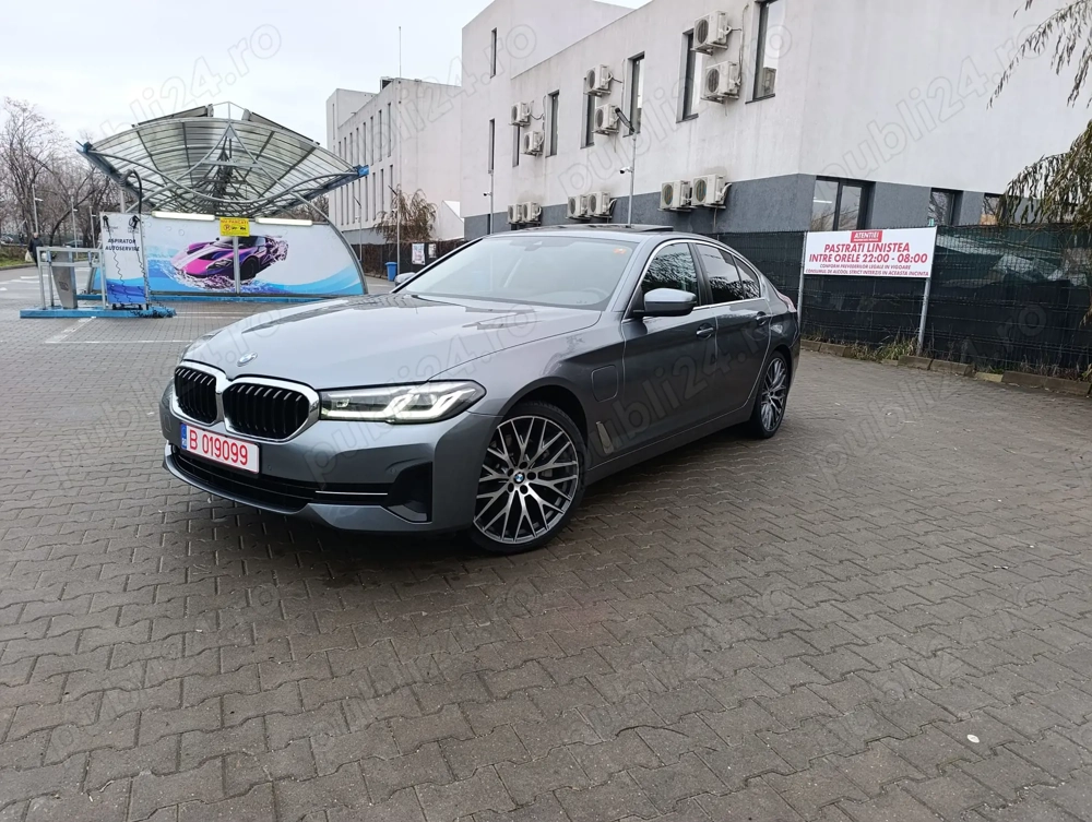 BMW Seria 5 530e 292 Cp Trapa