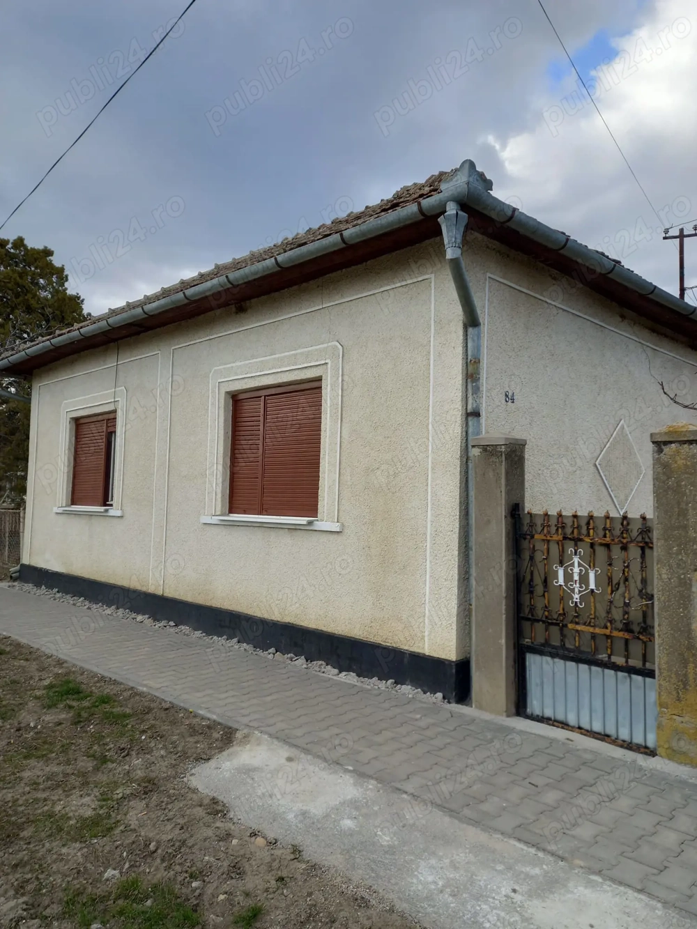 Vând casă ,zona centrală ,Andrid 
