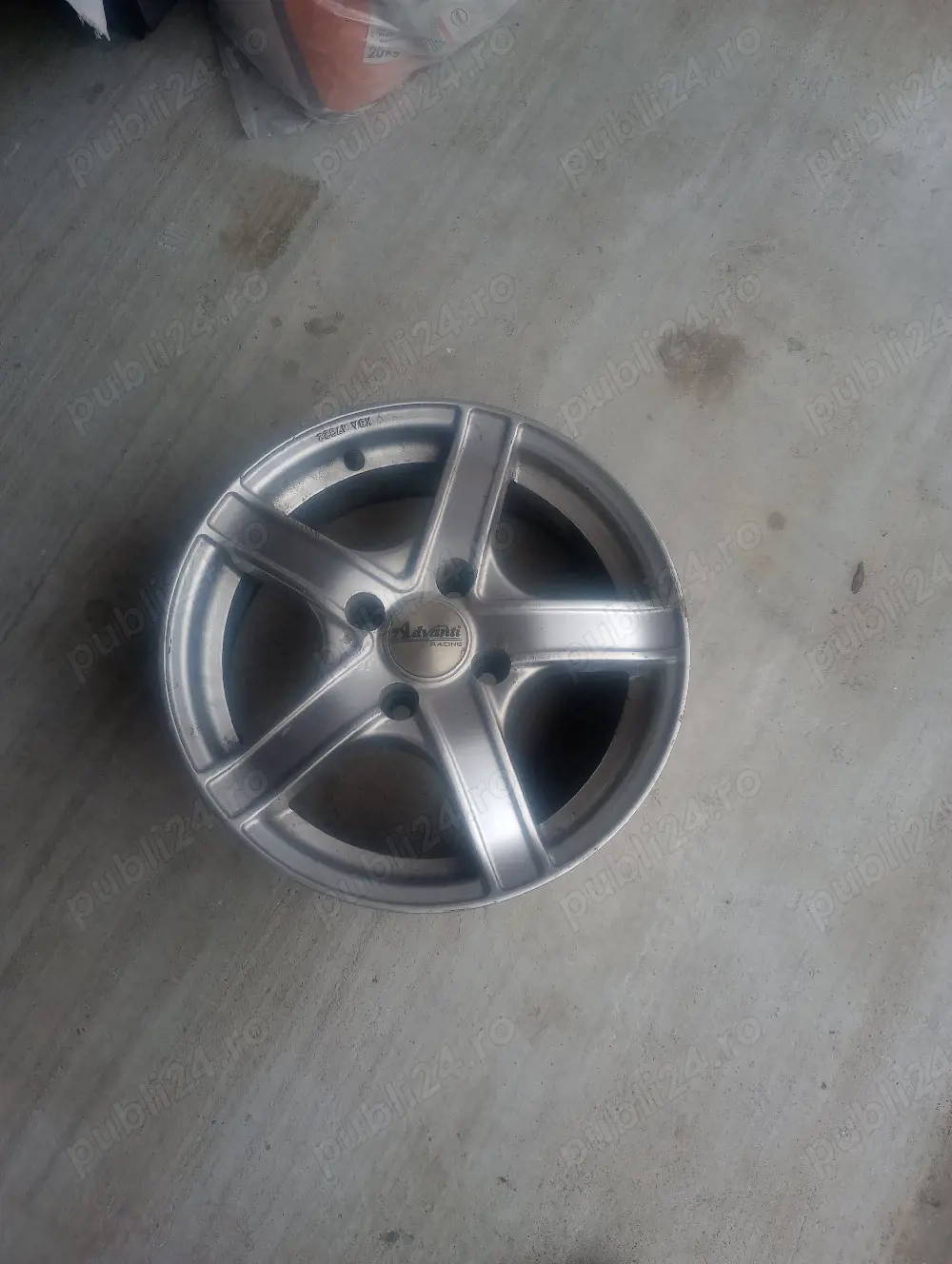 vând jantă aliaj pe 15