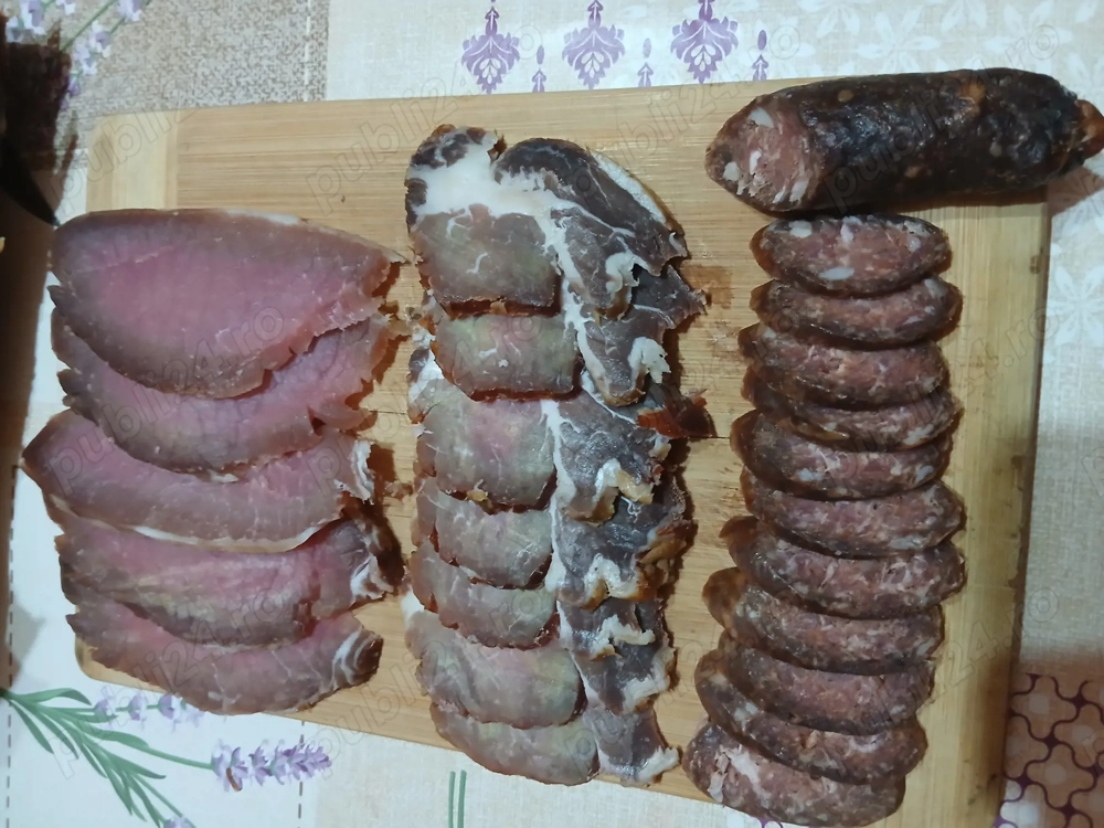 Slănină afumata și cârnaț afumat 