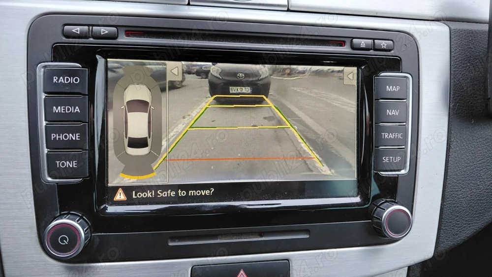 Vand VW Passat B7 Highline Berlina 2.0 TDI manuală