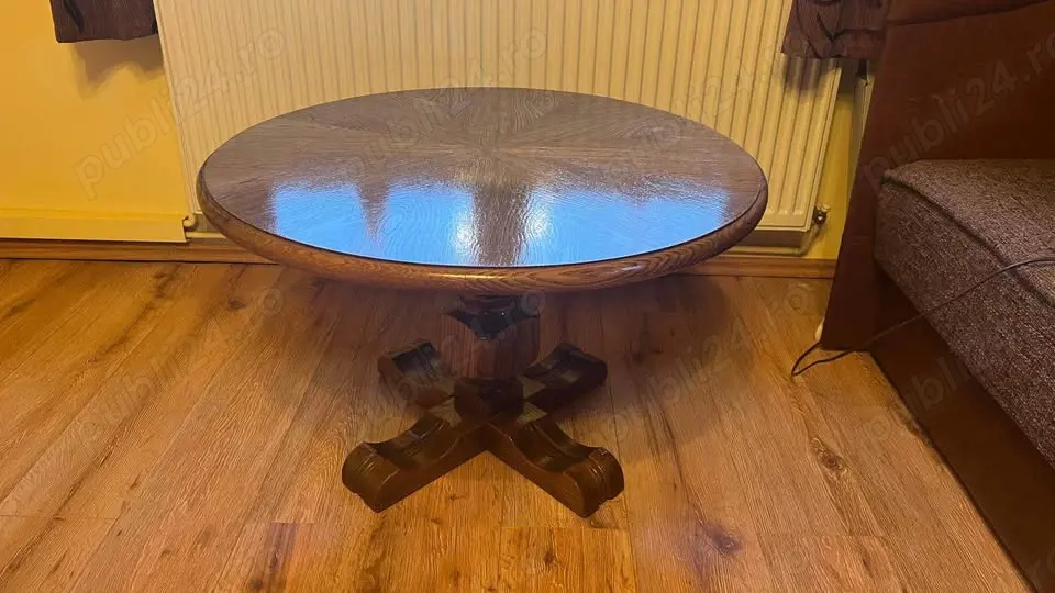 Masă rotundă stejar deosebită