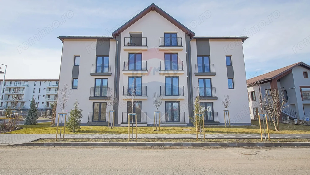 Garsoniera decomandata, 40 mp utili, etaj 1 | ROKMAN | Zona Tractorul