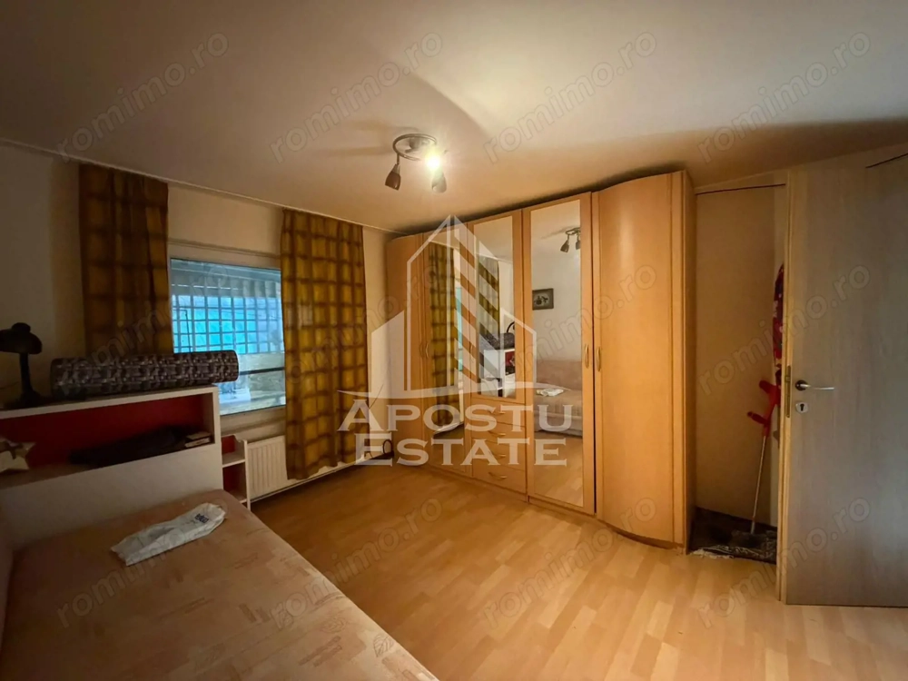 Duplex cu 3 camere, 2 bai, 2 bucatarii, teren 222 mp, zona Elisabetin