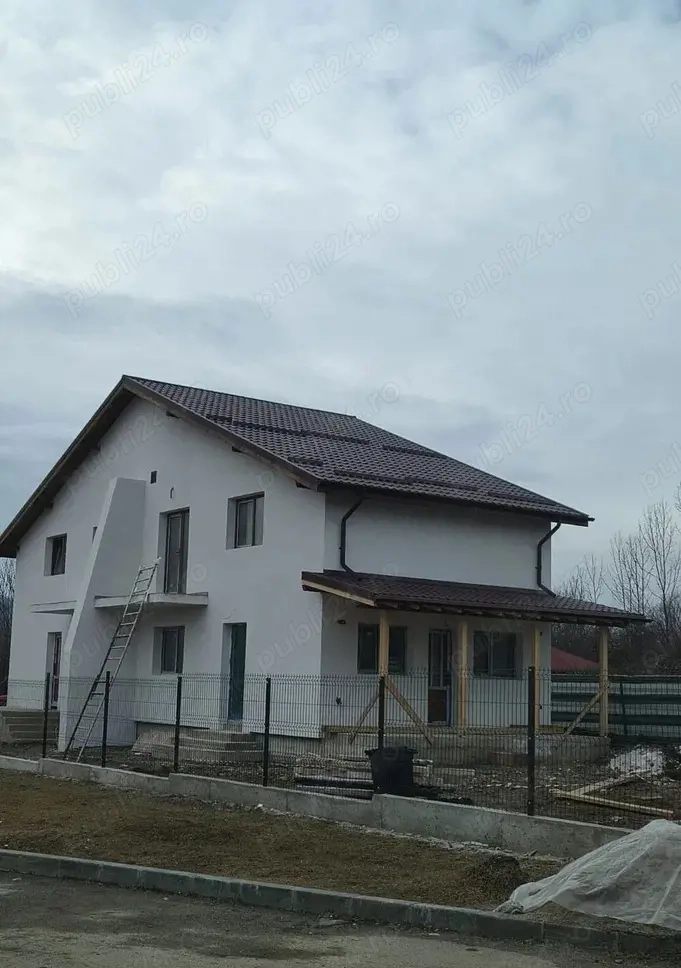 Casa Cornu Jos central 3 camere 2025 la cheie 89000 Euro