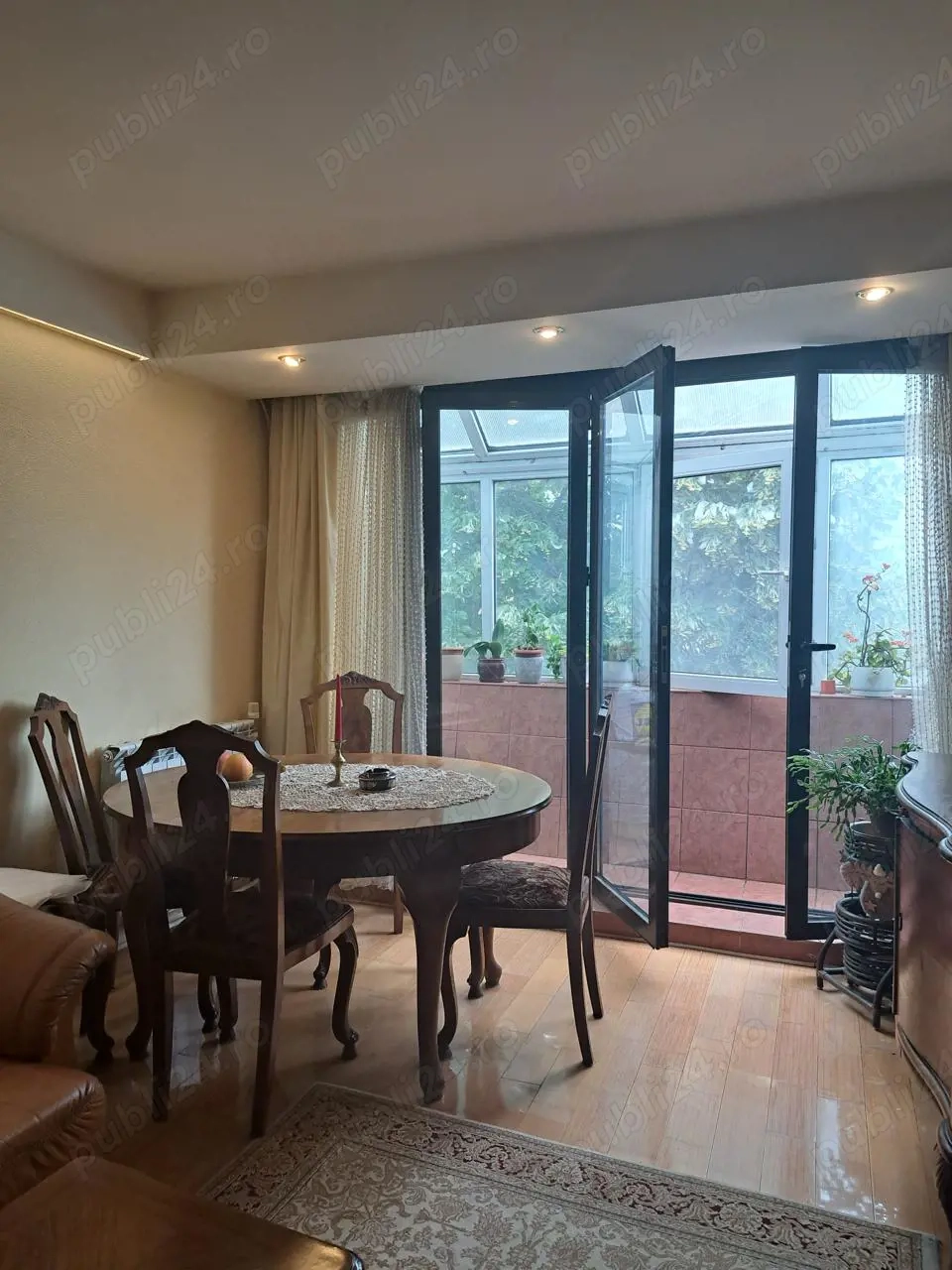 Vanzare apartament cu 3 camere, zona Micro 19 (Neacsu), sup 64 mp