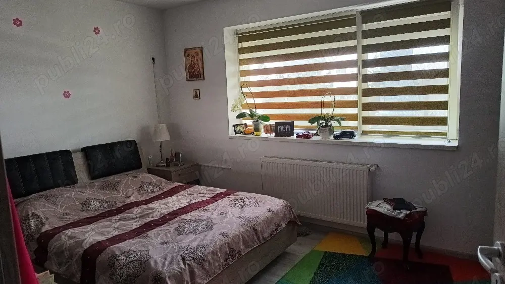 vând apartament cu 3 camere și terasă cu loc de parcare subteran.