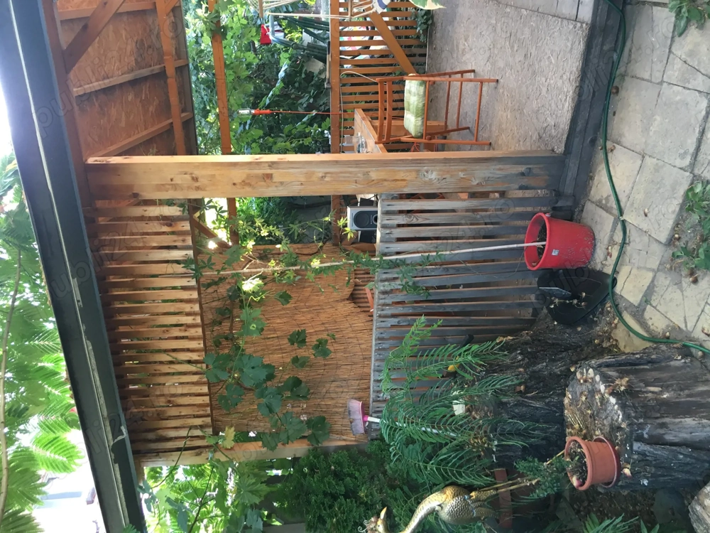 Schimb casă 6 camere veche renovată Bdul Pieptănari cu vilă nouă minimum 4 camere 