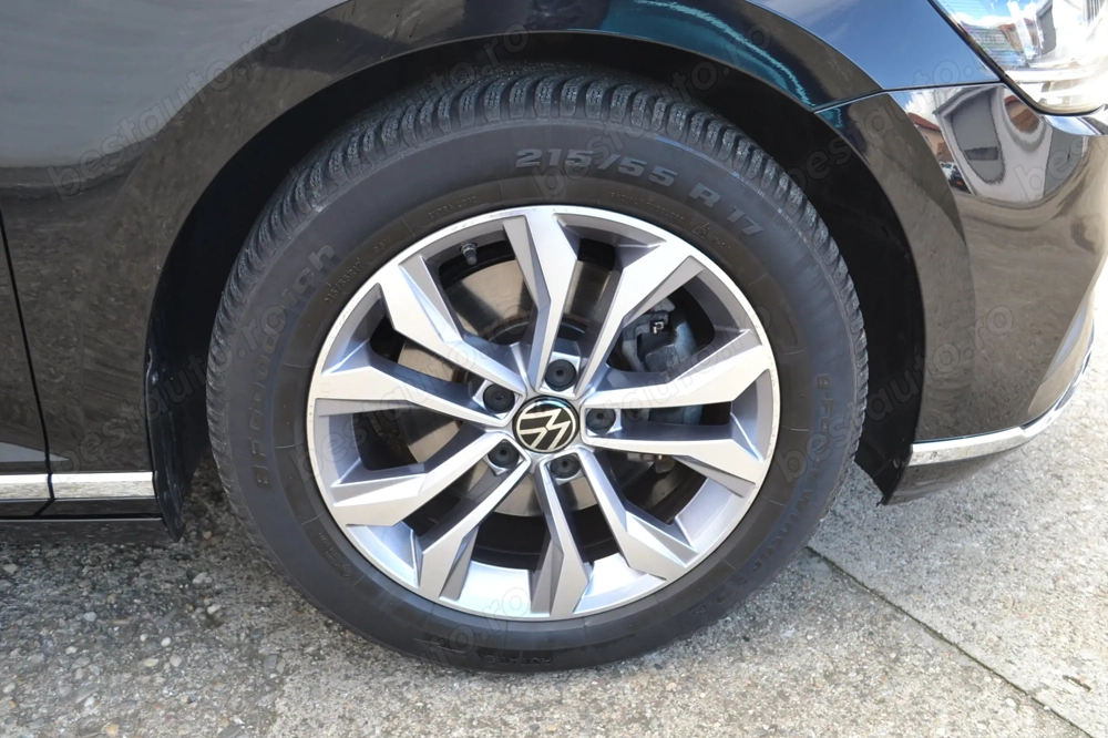 Volkswagen Passat Variant 2.0 TDI 200 DSG Executive (19/19)