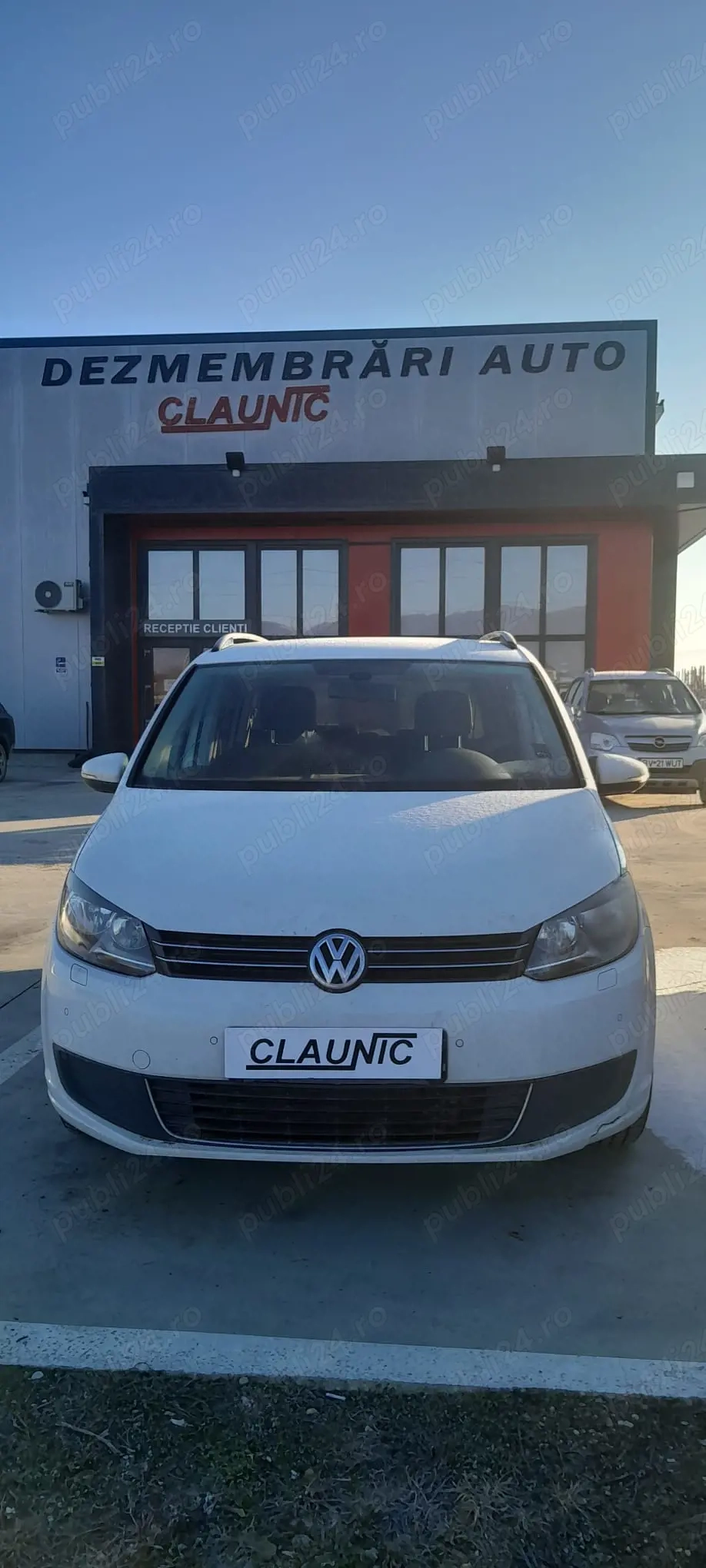 Dezmembram VW Touran 1.6 TDI CAYC cod cutie MFR